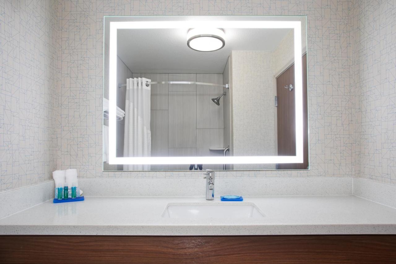 Holiday Inn Express Hotel & Suites Fort Collins By Ihg מראה חיצוני תמונה