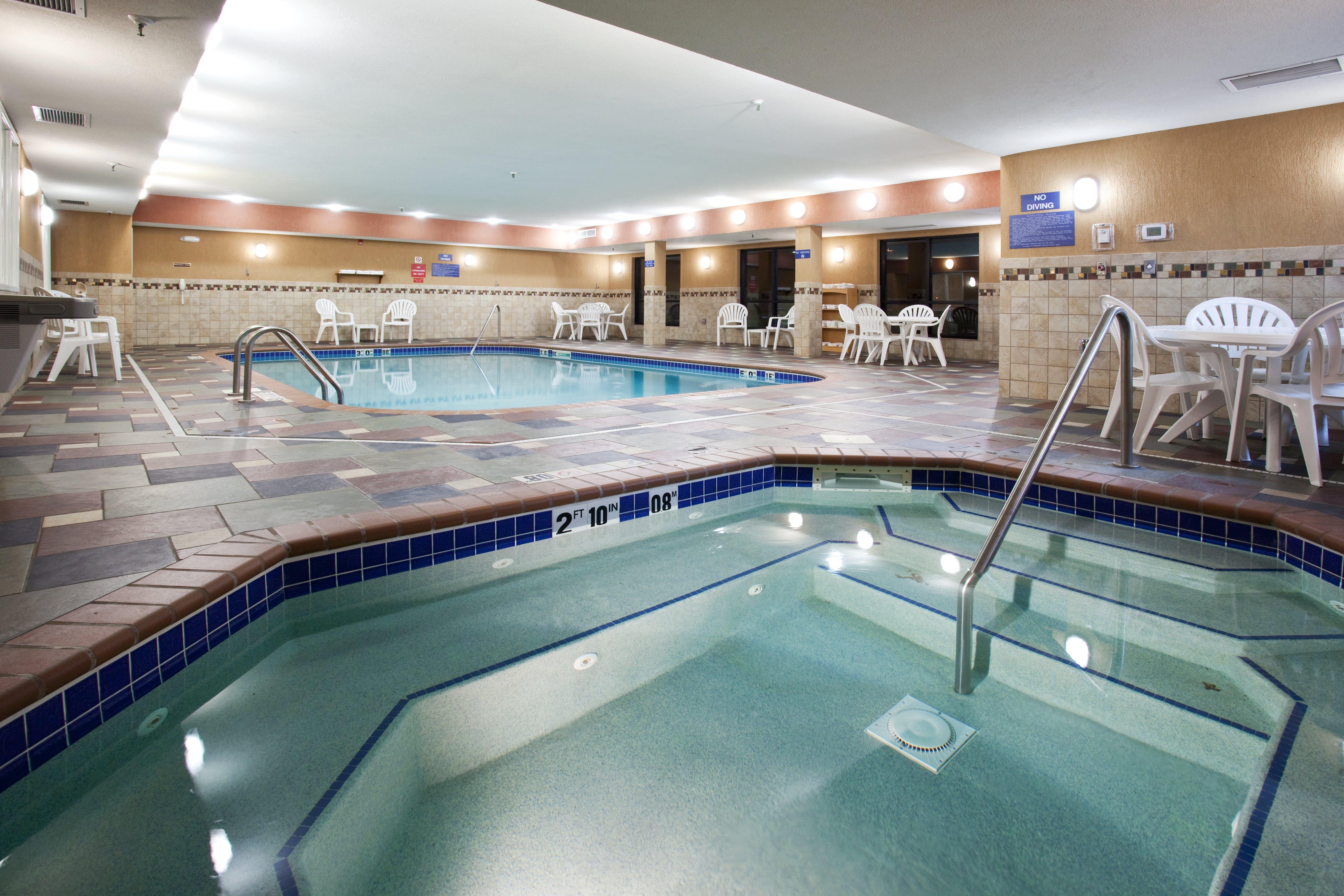 Holiday Inn Express Hotel & Suites Fort Collins By Ihg מראה חיצוני תמונה